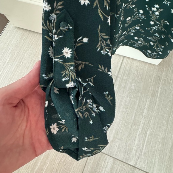 NWT green tunic. Size M. Great pattern. - Picture 5 of 6